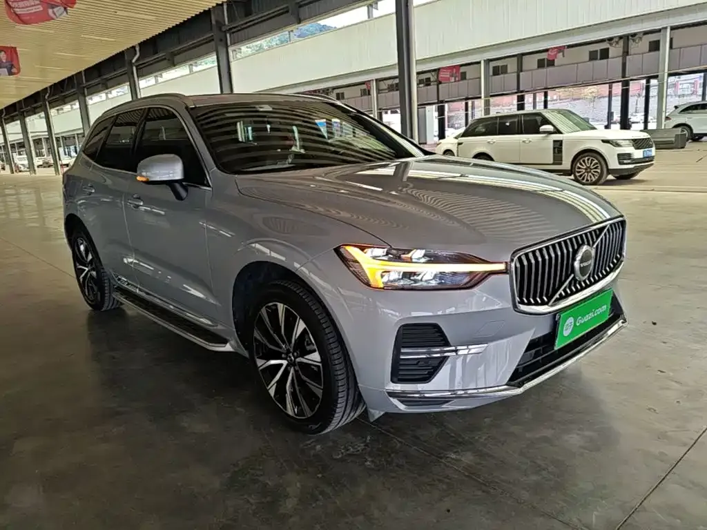 Volvo XC60 — фото 10