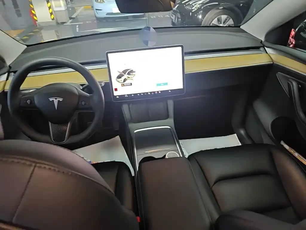 Tesla Model Y — фото 8
