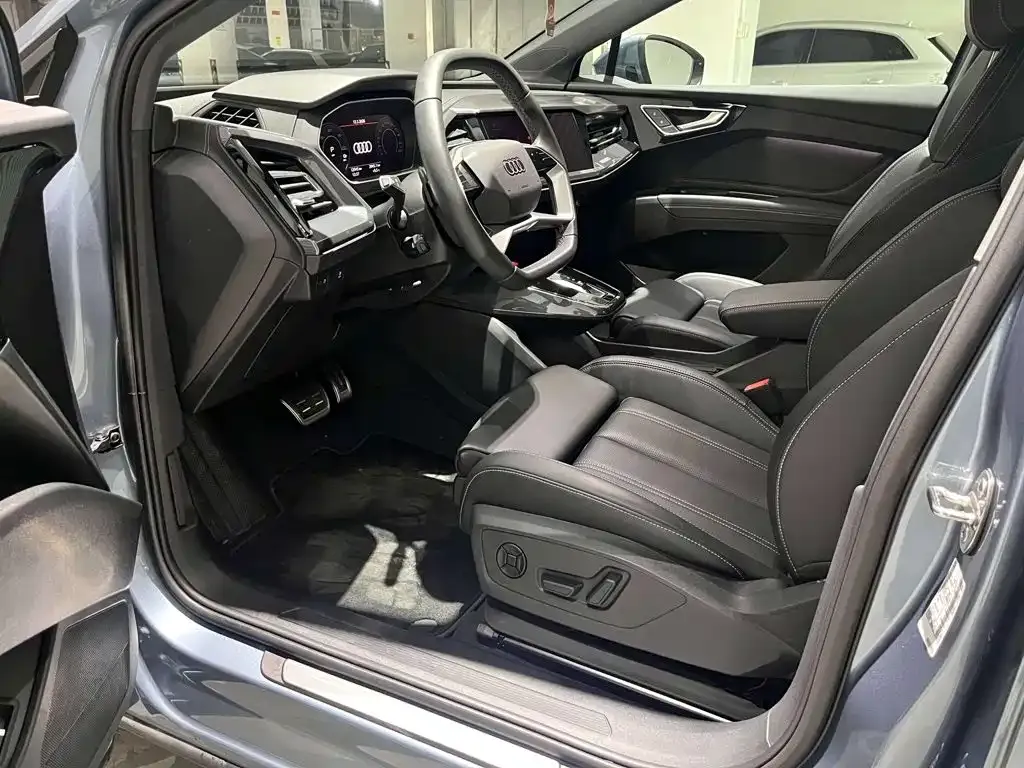 Audi Q4 e-tron — фото 10