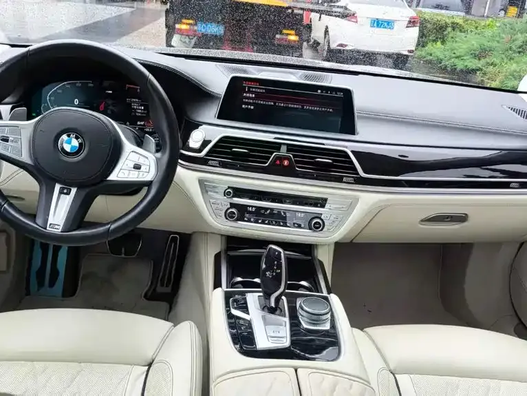 BMW 7 Series — фото 3