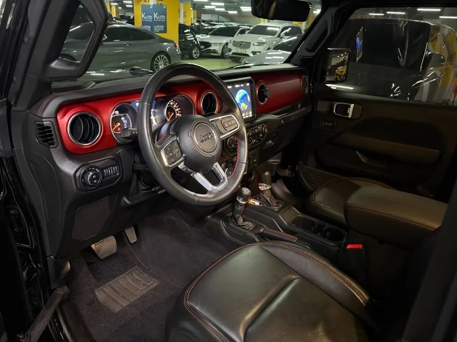 Jeep Wrangler — фото 7