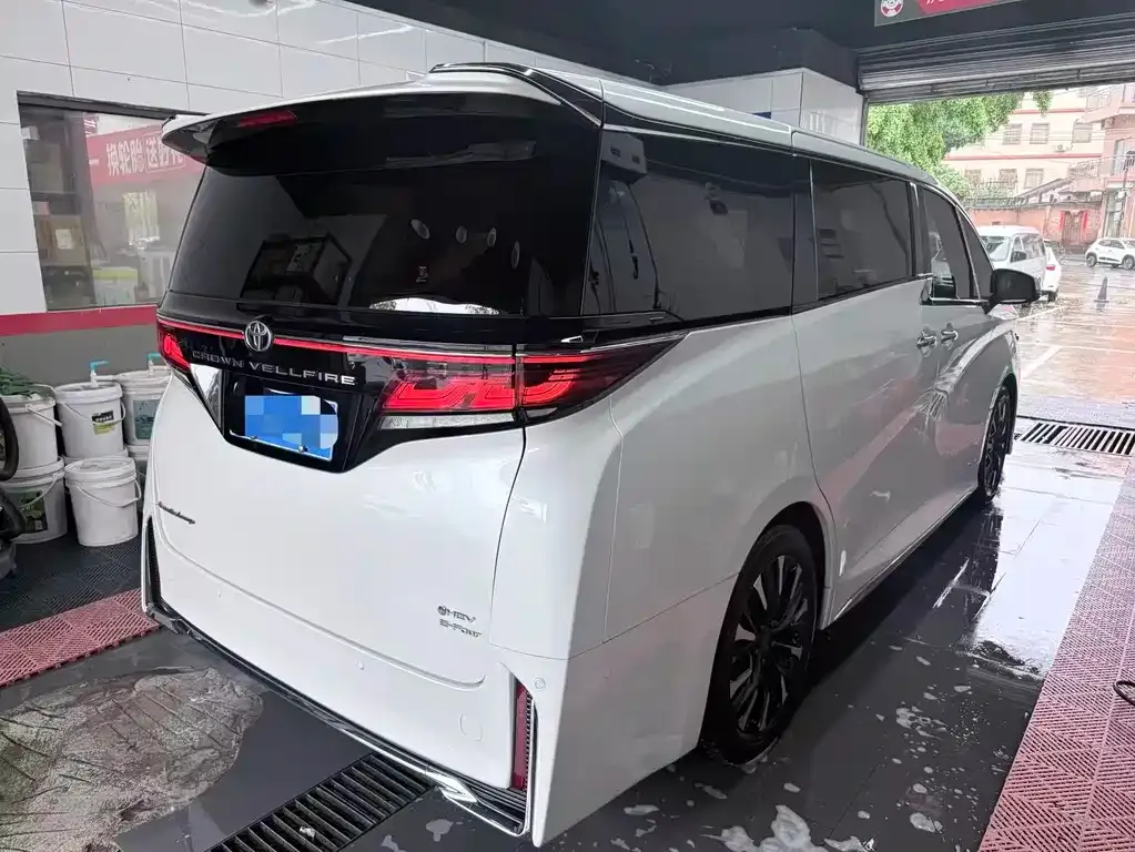 Toyota Vellfire — фото 6