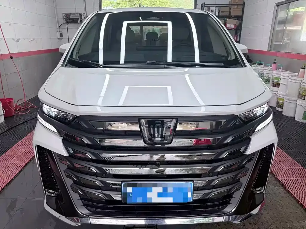 Toyota Vellfire — фото 8