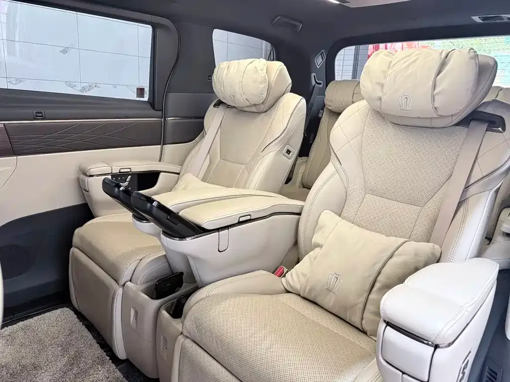 Toyota Vellfire — фото 9