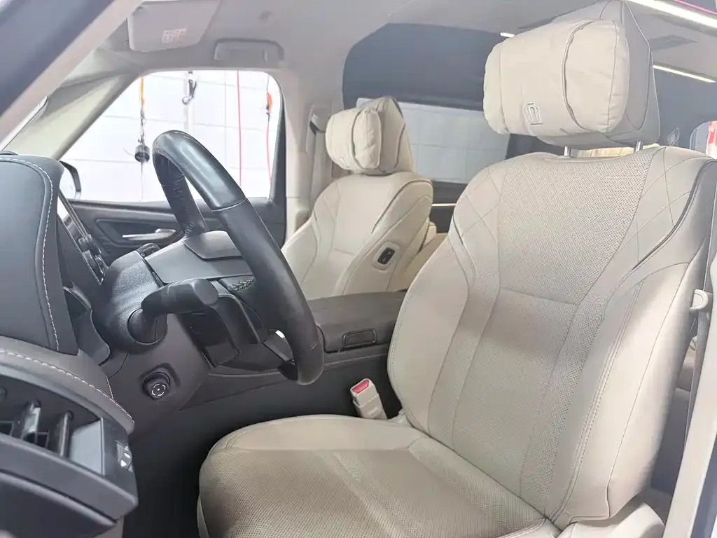 Toyota Vellfire — фото 3