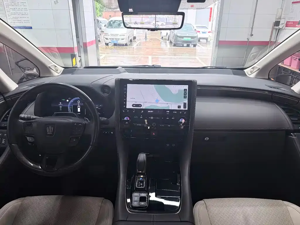 Toyota Vellfire — фото 4