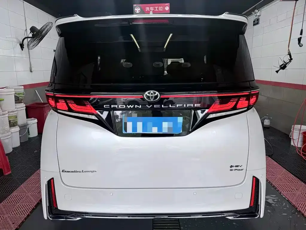 Toyota Vellfire — фото 5