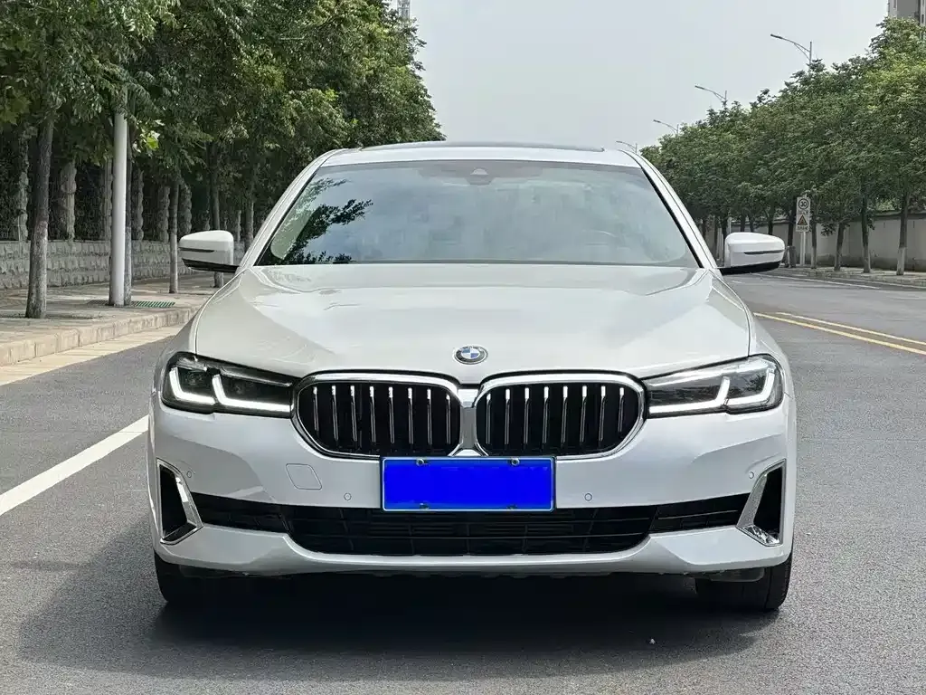 BMW 5 Series — фото 6