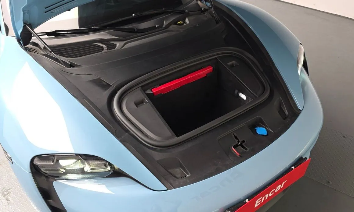 Porsche Taycan 2022 из KR, фото 10