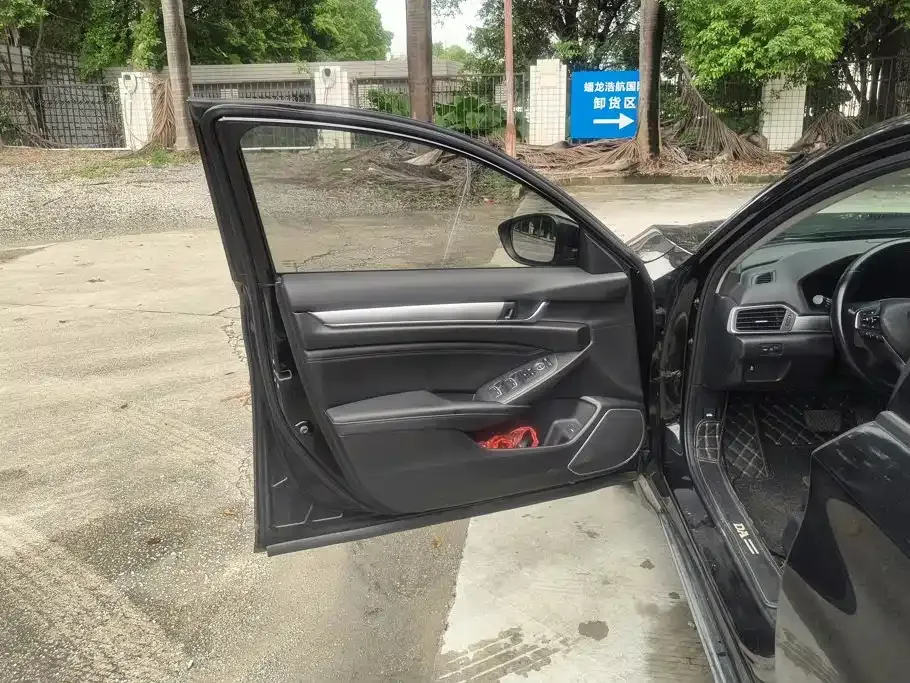 Honda Accord — фото 6