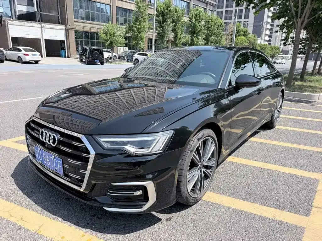 Audi A6L — фото 1