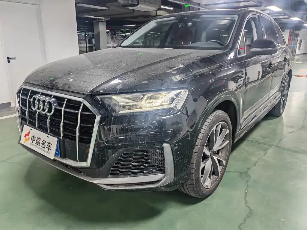 Audi Q7 — фото 1