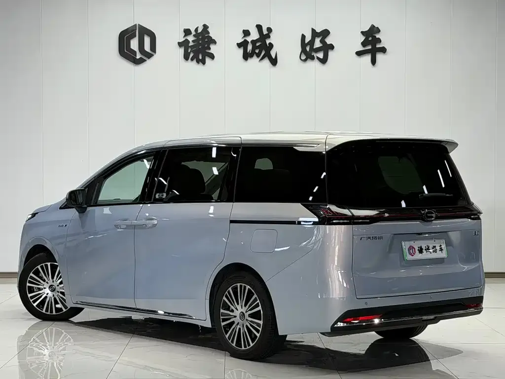 GAC Motor 传祺E8 PHEV — фото 6