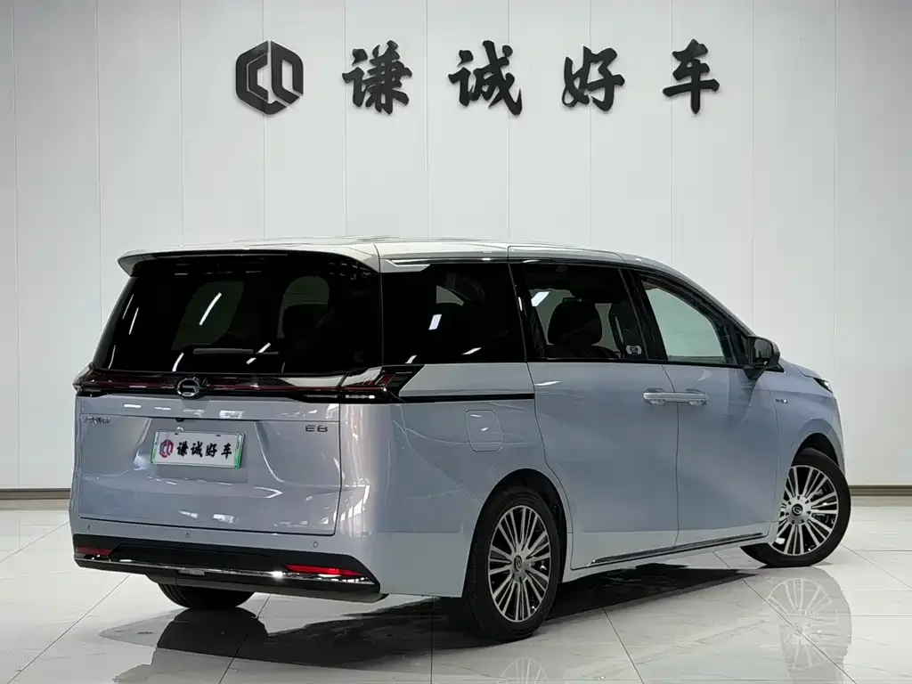 GAC Motor 传祺E8 PHEV — фото 3