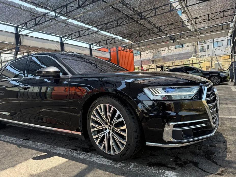 Audi A8