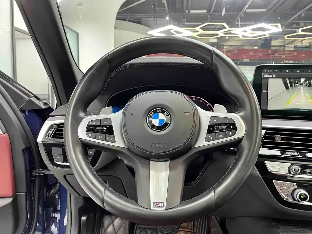 BMW 5 Series — фото 10