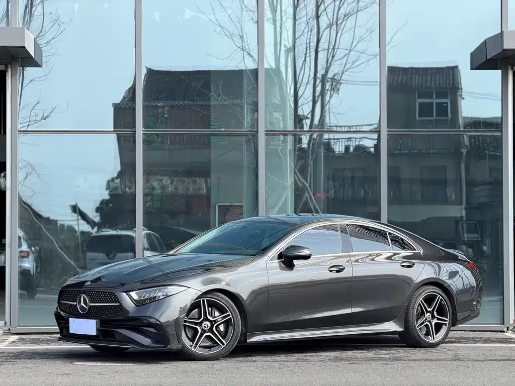 Mercedes-Benz CLS — фото 1