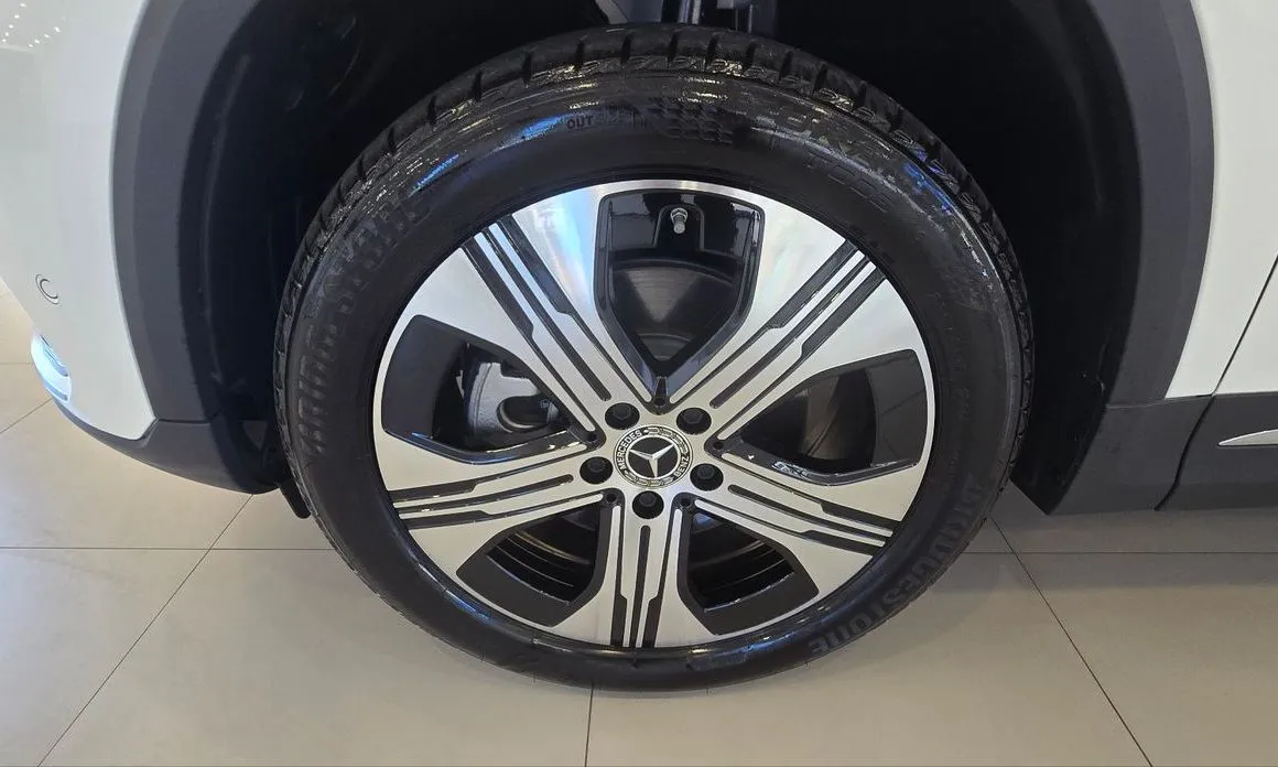 Mercedes-Benz EQA — фото 10