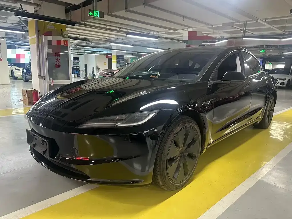Tesla Model 3 — фото 1