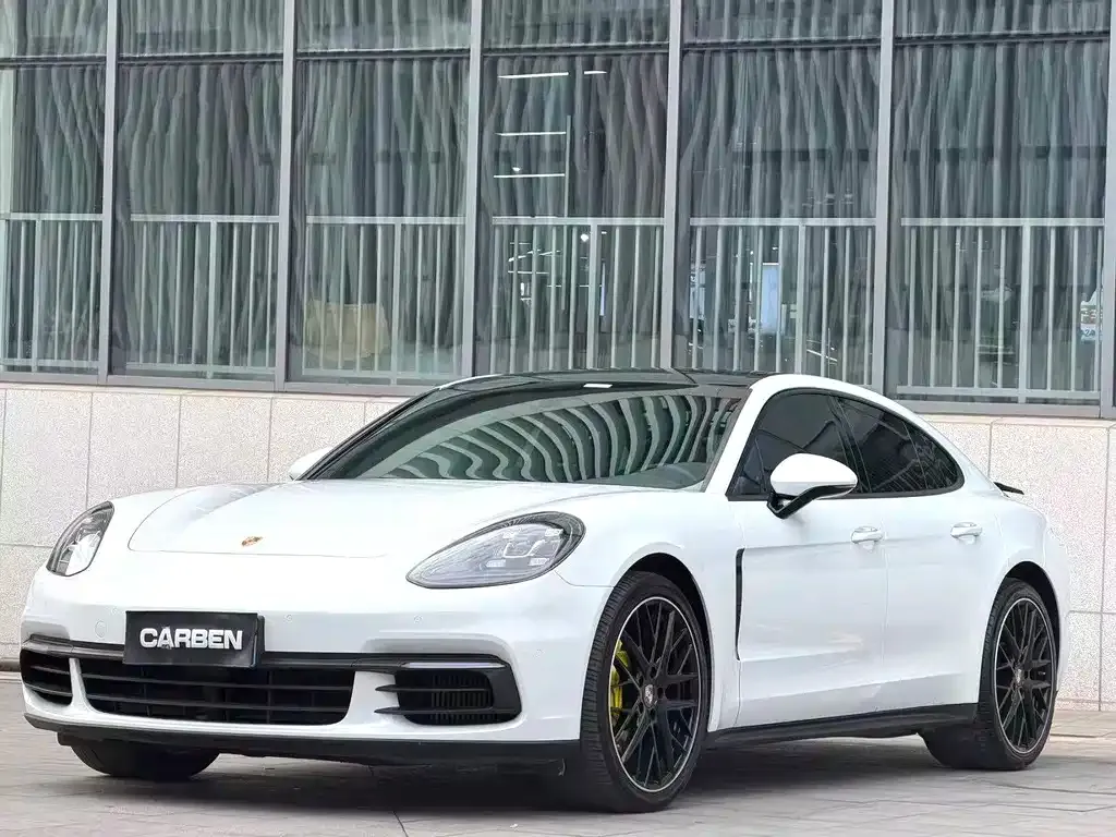 Porsche Panamera — фото 1