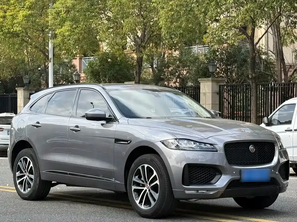 Jaguar F-PACE — фото 8