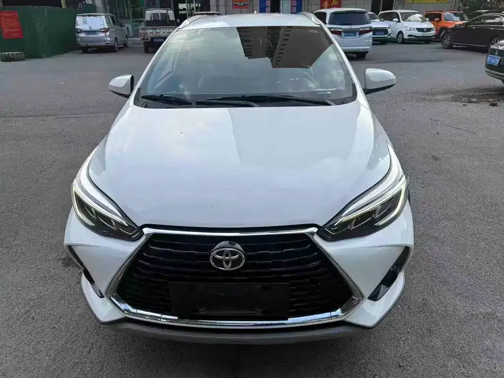 Toyota Yaris L — фото 7