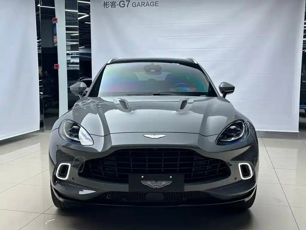 Aston Martin DBX — фото 2
