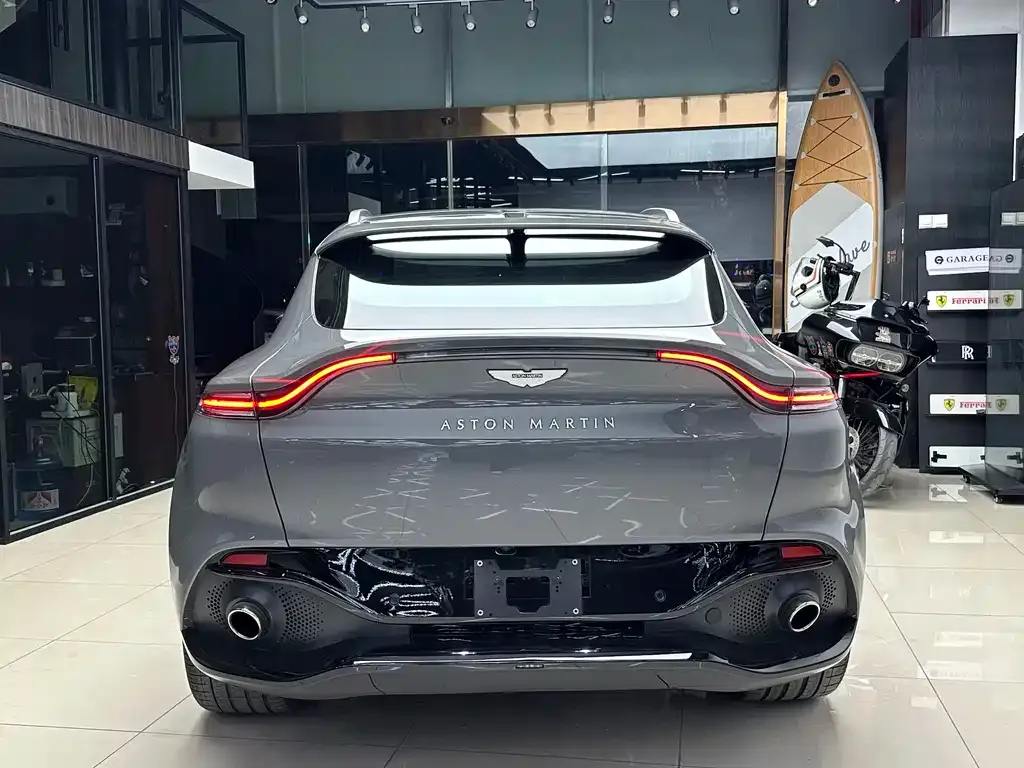 Aston Martin DBX — фото 4