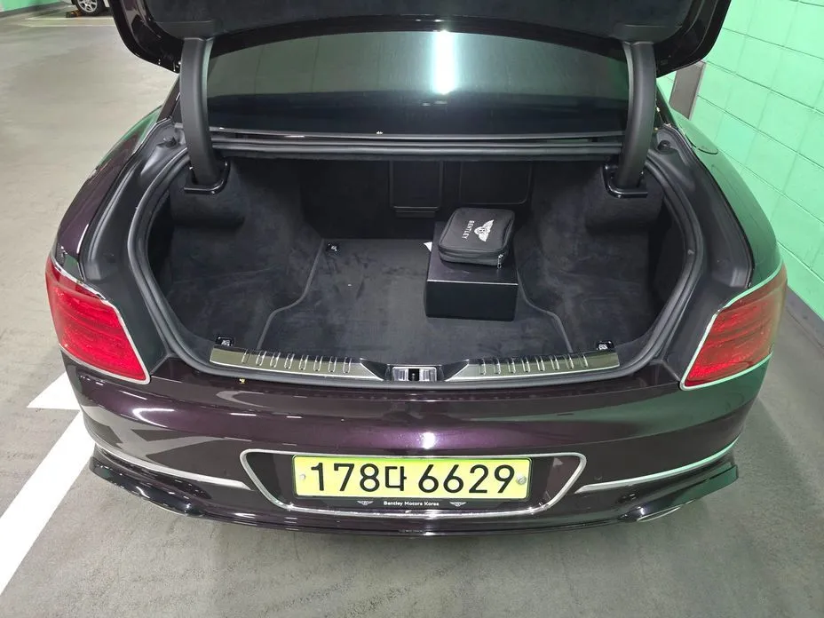 Bentley Flying Spur — фото 4