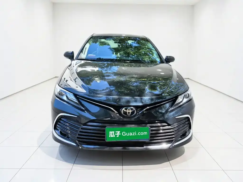 Toyota Camry — фото 5
