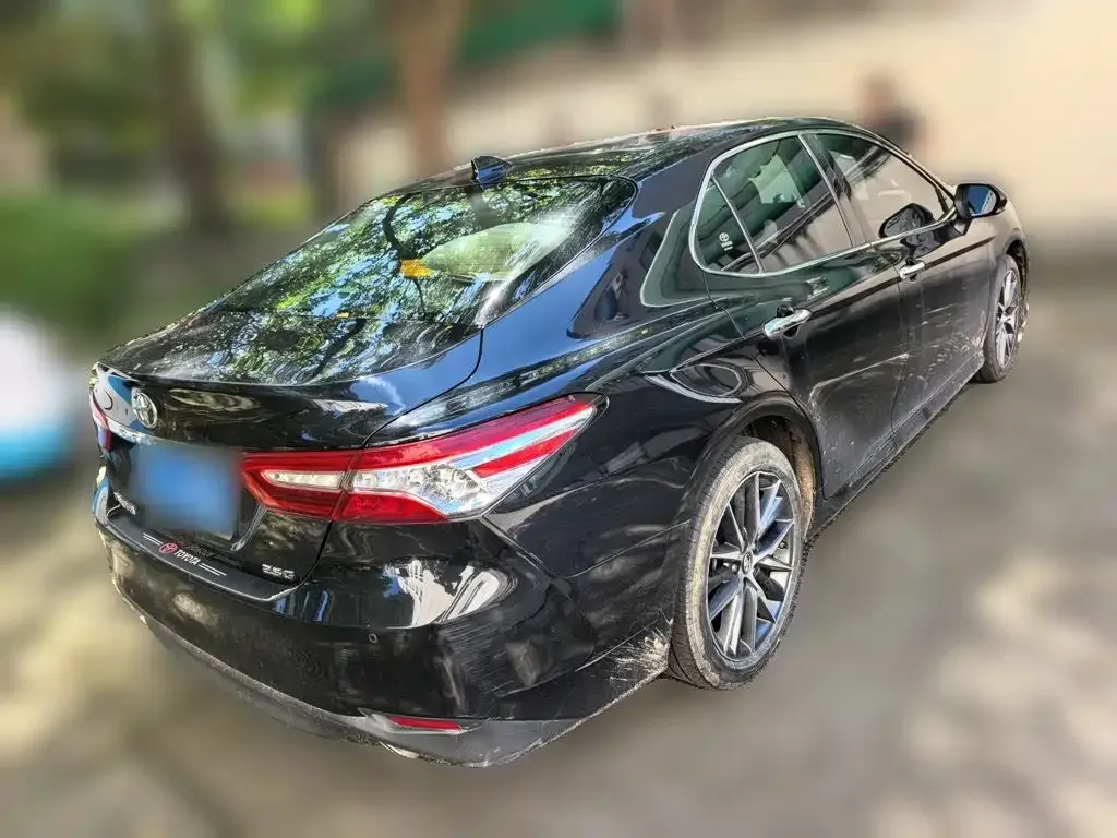 Toyota Camry — фото 10