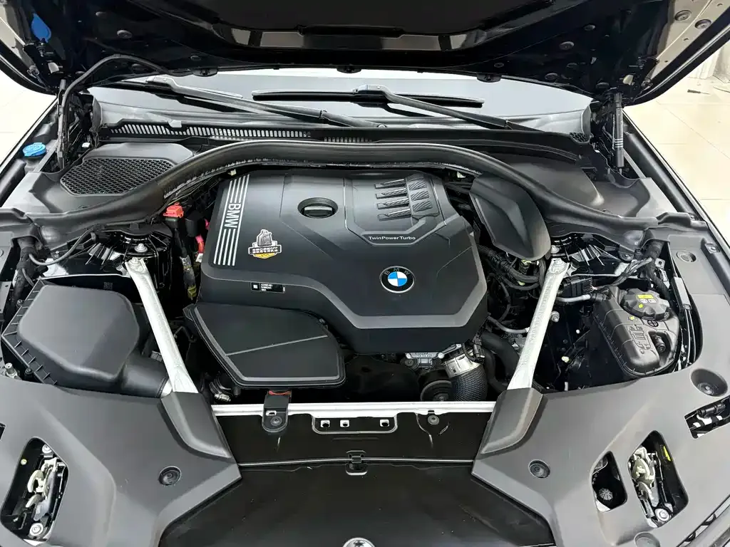 BMW 5 Series — фото 10