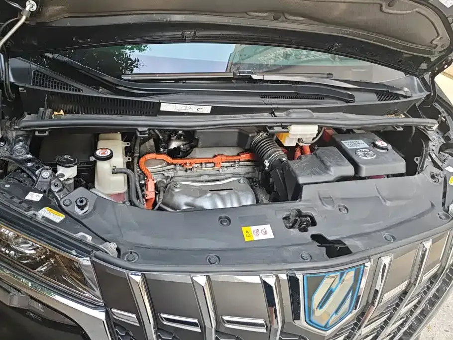 Toyota Alphard — фото 8