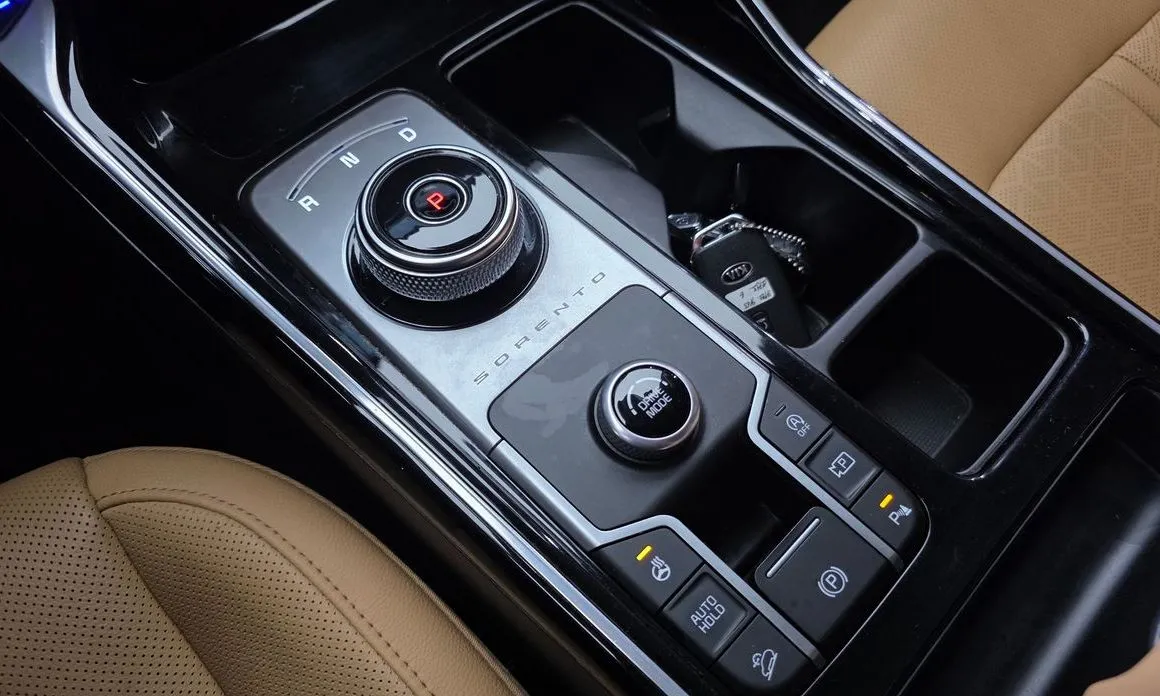 Kia Sorento — фото 8