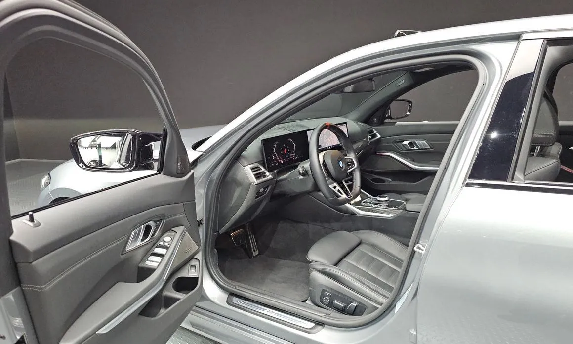 BMW 3-Series 2025 из KR, фото 8
