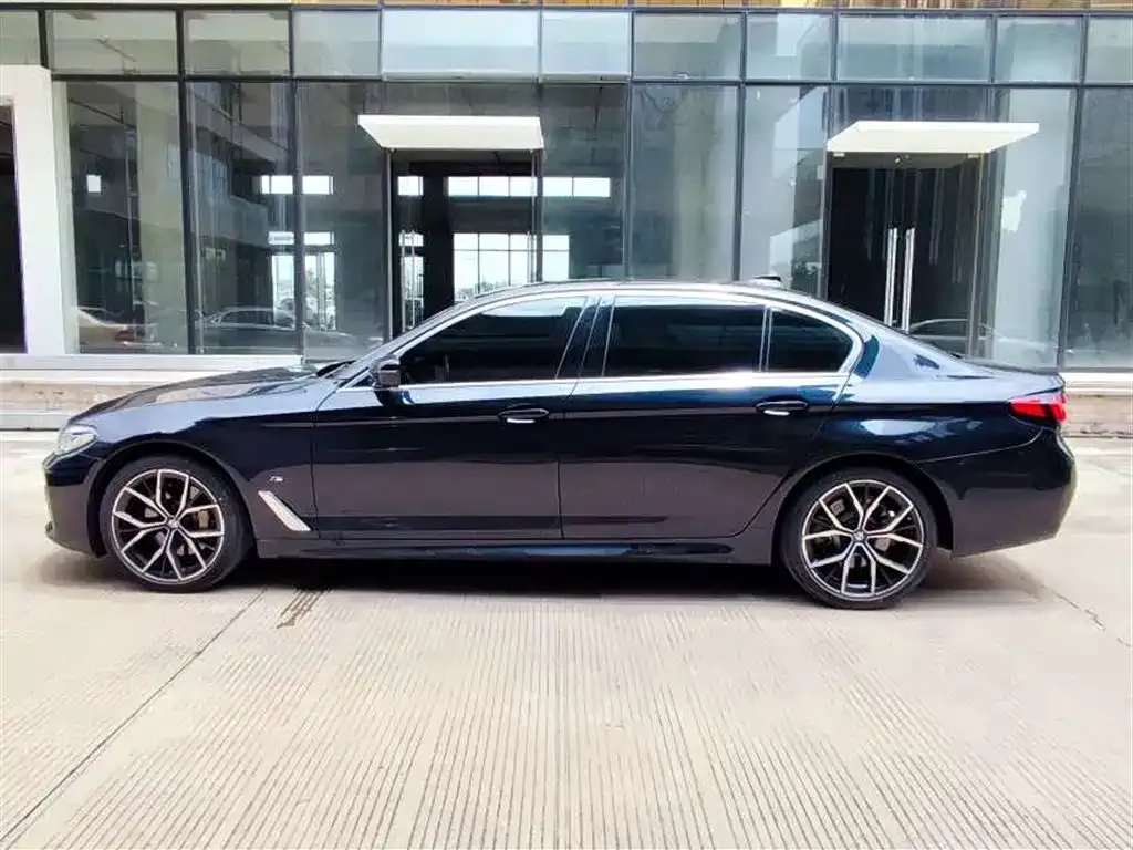 BMW 5 Series — фото 4