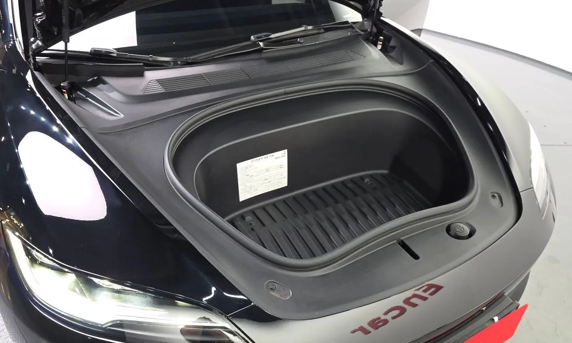 Tesla Model 3 — фото 10