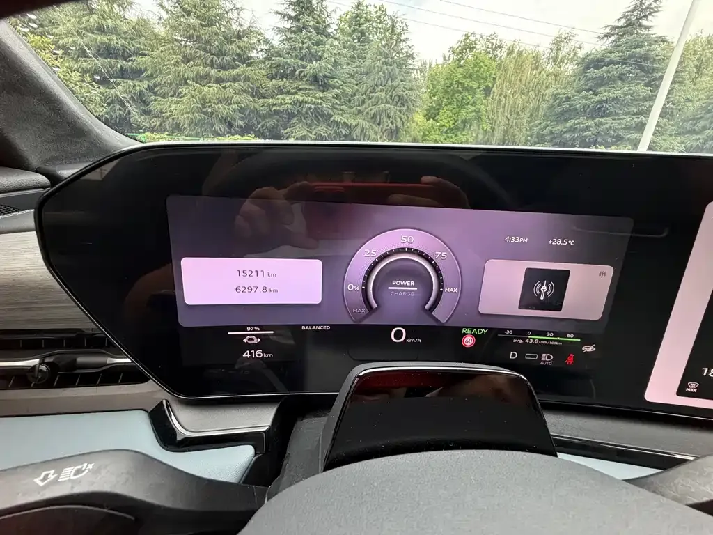 Audi Q6L e-tron — фото 8