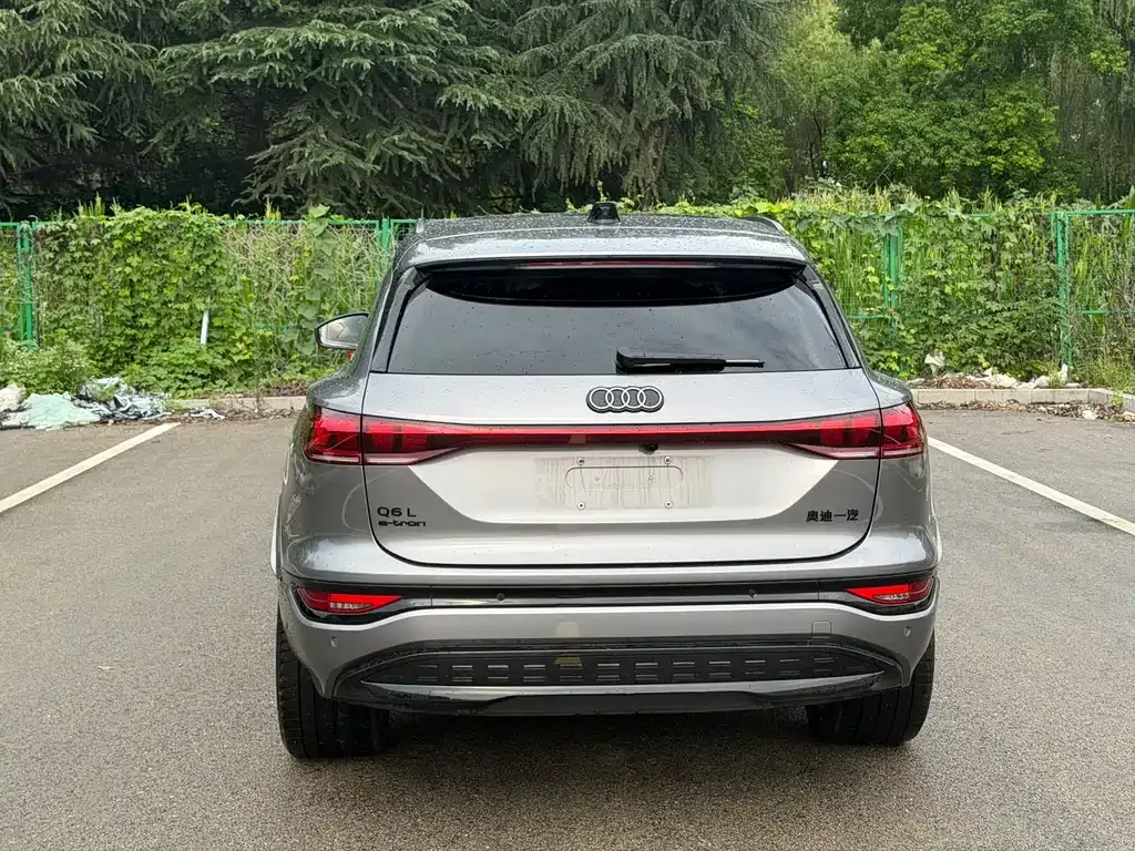 Audi Q6L e-tron — фото 10