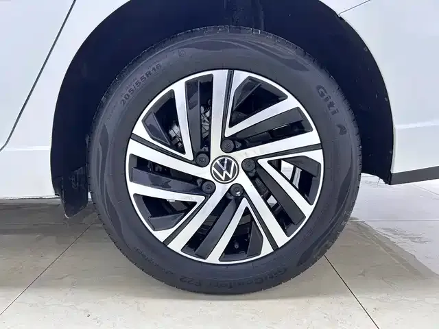 Volkswagen Lavida — фото 6