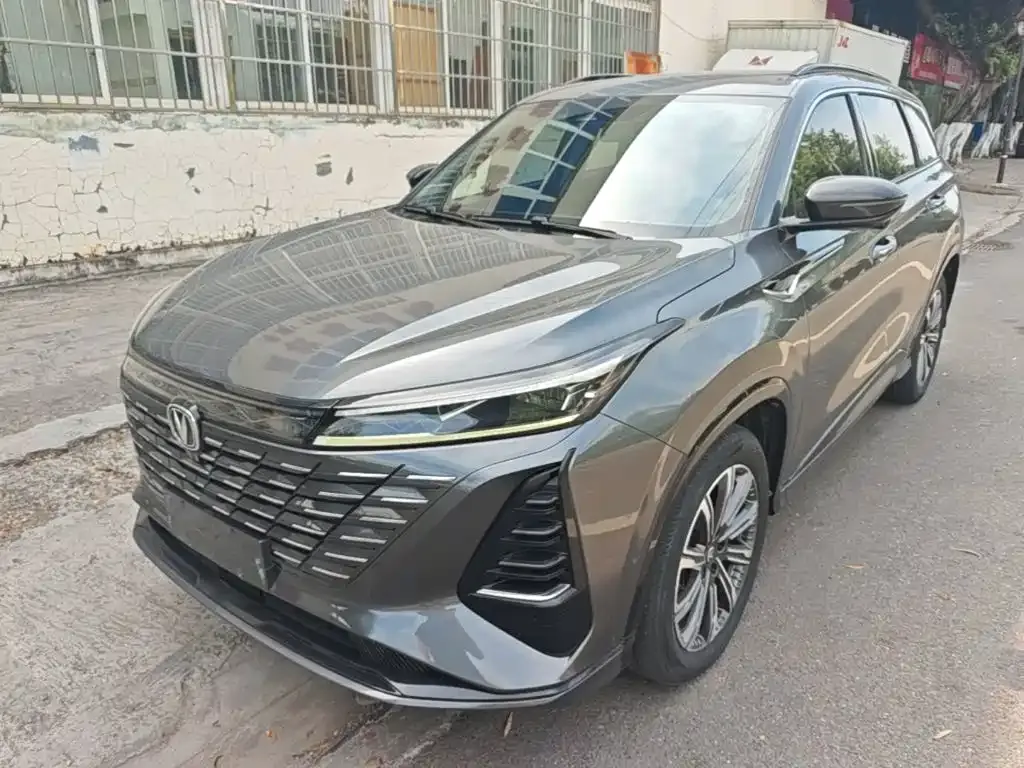 Changan CS75PLUS — фото 1