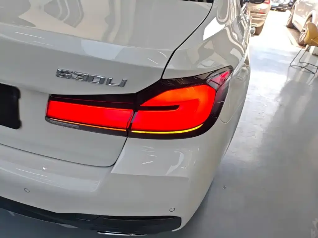 BMW 5 Series — фото 2