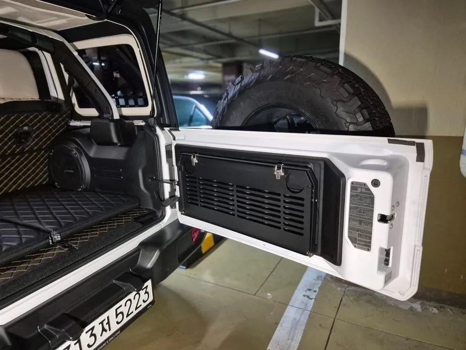 Jeep Wrangler — фото 8