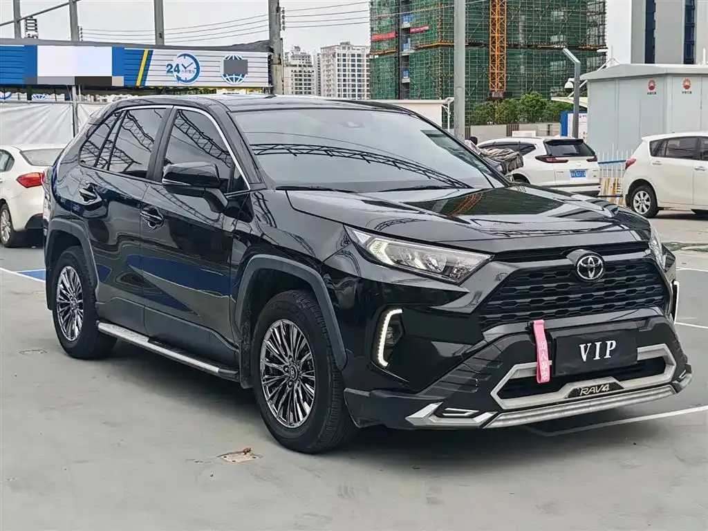 Toyota RAV4 2023 из CN, фото 5