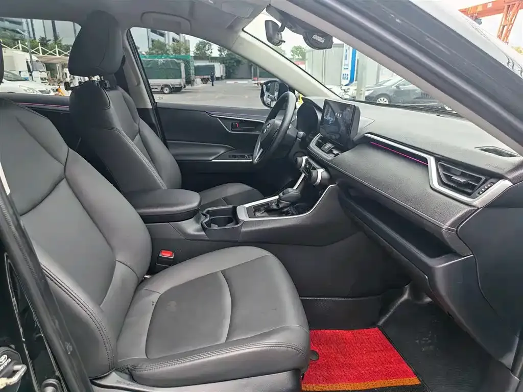 Toyota RAV4 2023 из CN, фото 6