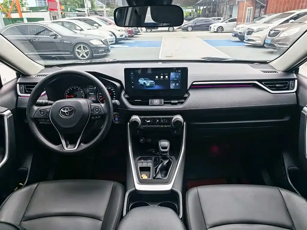 Toyota RAV4 2023 из CN, фото 4