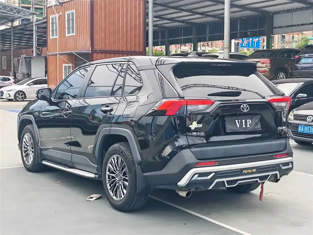 Toyota RAV4 2023 из CN, фото 8