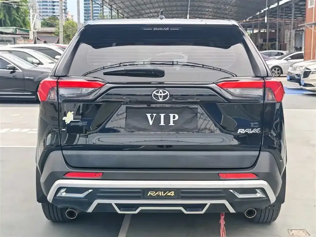 Toyota RAV4 2023 из CN, фото 7