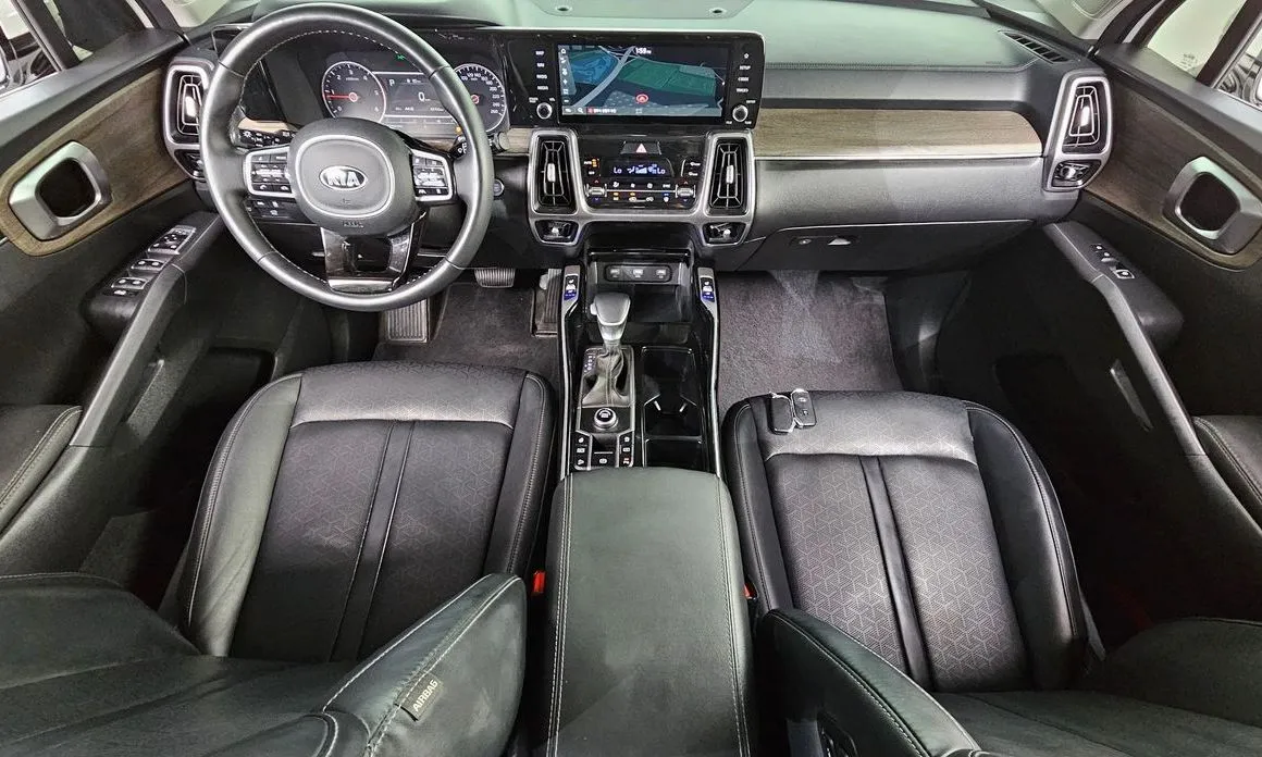 Kia Sorento — фото 9