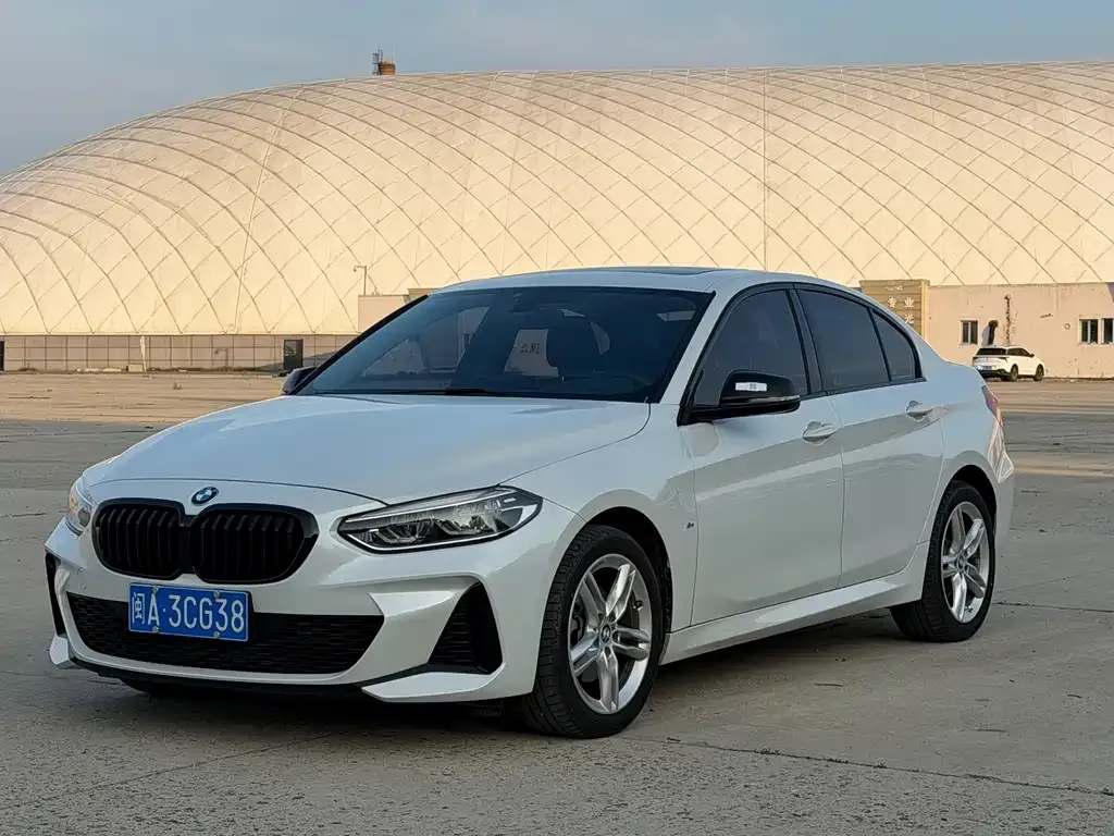 BMW 1 Series — фото 1